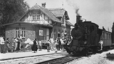 Die aller-allerletzte Fahrt der Lok 12 fand am 26. Juni 1965 für Filmaufnahmen der Foto- und Filmfreunde 08/16 aus Heidenheim statt, hier im Bahnhof Ebnat