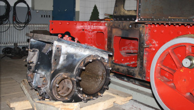 Januar 2013: der linke Zylinder abgebaut.