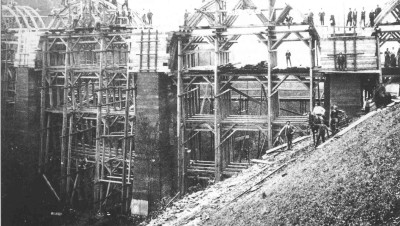 Das Viadukt ist "Die Brücke zum Härtsfeld". Gebaut wurde es 1901.