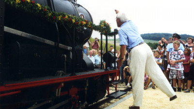 Taufe der Lok WN 12 "Liesele" durch Landtagsvizepräsident Dr. Alfred Geisel anlässlich der Neresheimer Bahnhofshocketse am 7. August 1994