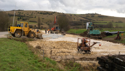 Blick von Höhe des Ende des künftigen Abstellgleises in Richtung Bahnhofsgelände.