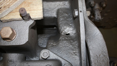 Durchrostung am linken Zylinder.