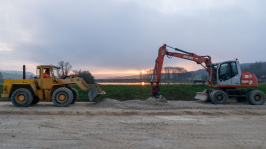 Ein schöner Sonnenuntergang begleitete die Arbeiten am kürzesten Tag des Jahres.