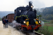 Eröffnungszug der Härtsfeld-Museumsbahn an der Sägmühle, 20. Oktober 2001