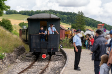 P3 wird am Bahnsteig in Neresheim bereitgestellt.