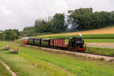 Der erste reguläre Dampfzug nähert sich Katzenstein...