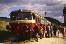 Vorletzte Fahrt der Härtsfeldbahn mit T 37 am Bahnsteig Neresheim im September 1972