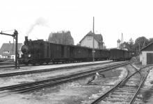 Lok 12 mit langem Zug in Neresheim, 4. Mai 1952